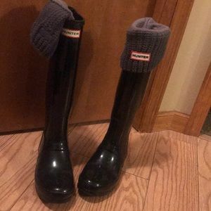 Black hunter boots